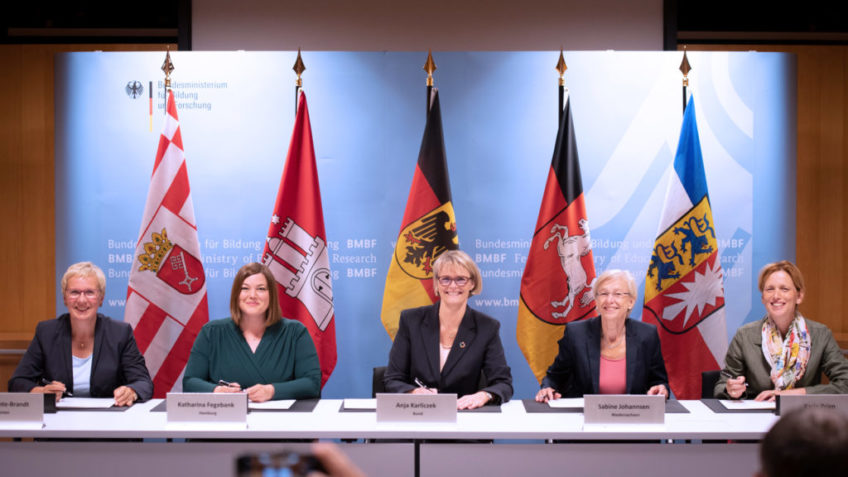 Unterzeichnung der Vereinbarung zum Aufbau der Deutschen Allianz Meeresforschung (DAM)