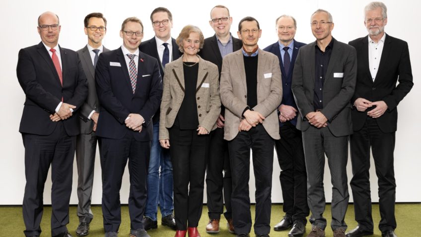 Vertreter der neuen Mitglieder und des Vorstands der DAM (Deutsche Allianz Meeresforschung)