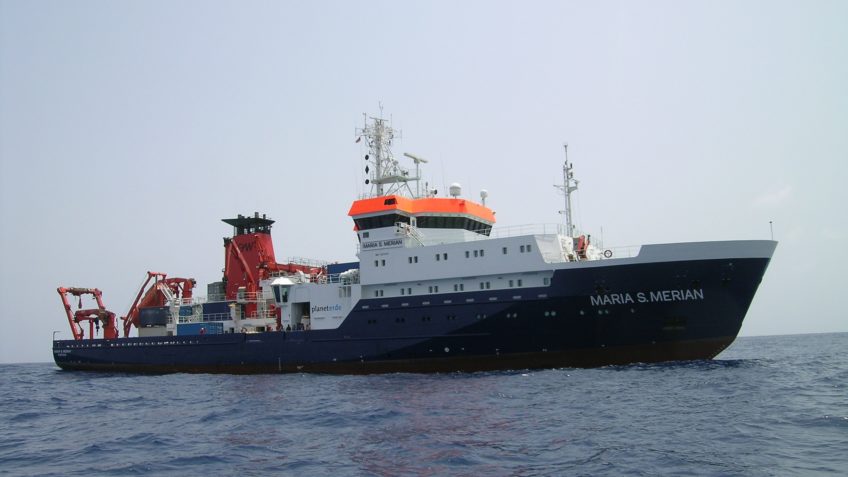 The research vessel Maria S. Merian sails the sea.