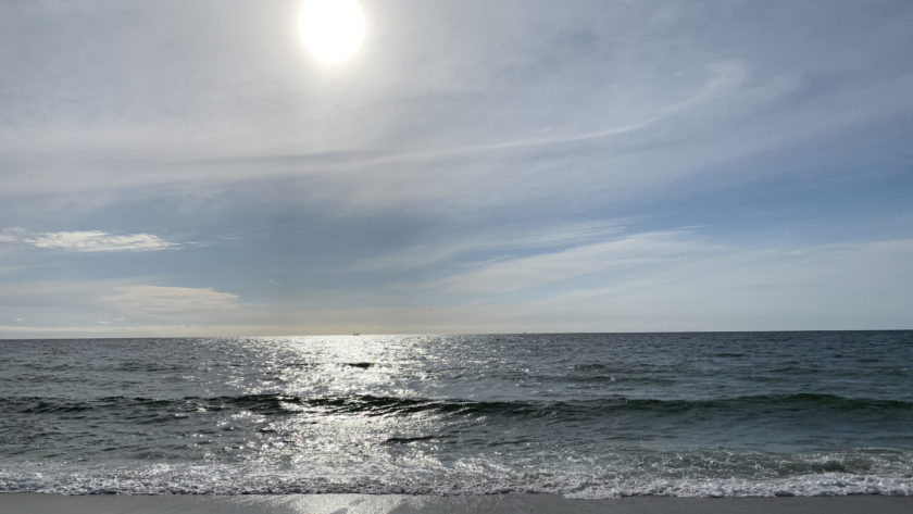 Strandstimmung an der Nordsee vor Sonnenuntergang