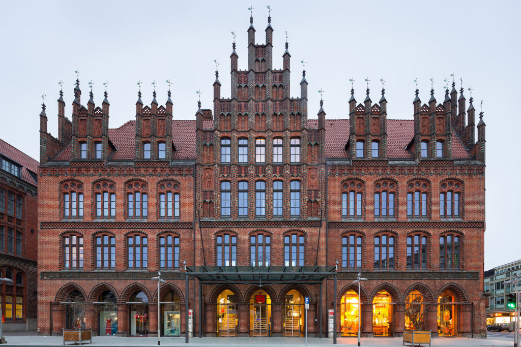 Frontal view in evening light of the Hannover Old Townhall
