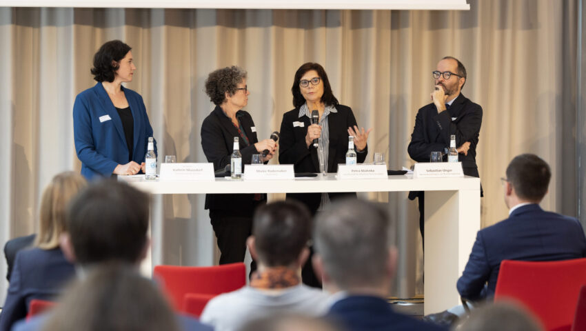 Podiumsdiskussion mit Karthrin Moosdorf, Maike Rademaker, Petra Mahnke und Sebastian Unger beim NWMK am 9. Oktober 2023
