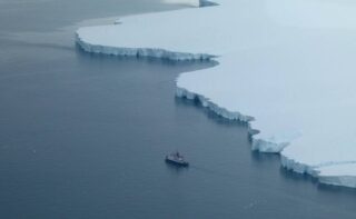 FS Polarstern in der inneren Pine Island-Bucht