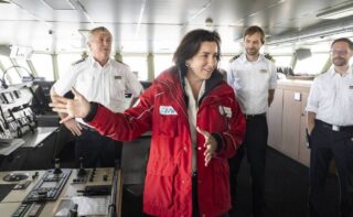 Bundesforschungsministerin Bär besucht Polarstern